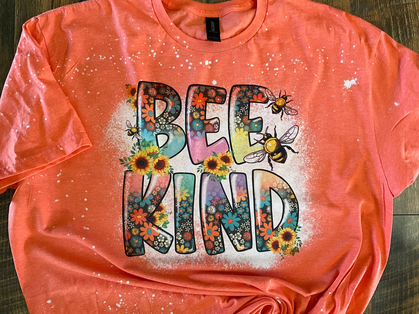 BEE KIND BLEACHED T-SHIRT